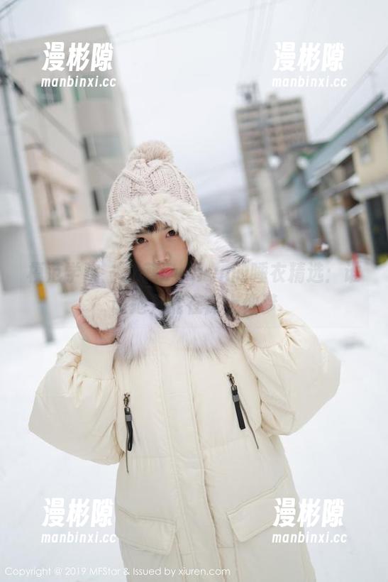模范学院 - 艾莉Evelyn的睡衣精选：谁说她只能在床上做梦
