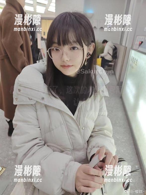 樱群又来更新了，这次的灰丝图包简直是春天的味道，让人糖分飙升