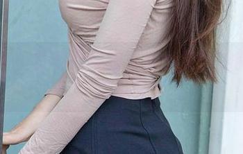 爱尤物 – 夏桐桐校园写真分享：她的书本透着光