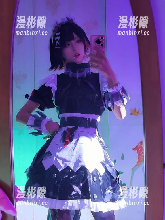 原图控必看！狐玖玖的办公室写真，气氛有点难以言喻