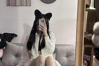 微密圈 – 套图独家：看玫桃泡芙如何把纯白穿出七分的清新和三分的小调皮！