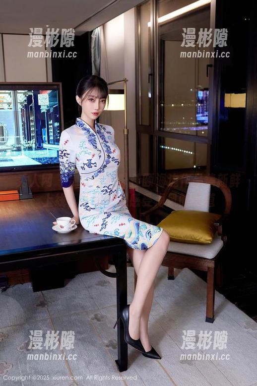 秀人网 - 别眨眼！叶佳颐海边作品集新鲜上线，带你一起感受海风的味道
