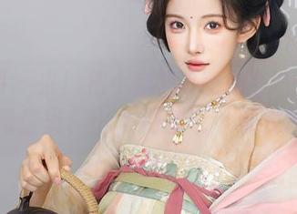 秀人网 – 来！把小狐狸Sica的户外写真放进网盘里，小心别被老母亲发现哦！
