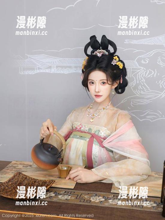 秀人网-小狐狸Sica 秀人网 - 来!把小狐狸Sica的户外写真放进网盘里,小心别被老母亲发现哦!