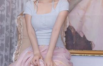 秀人网 – 终于有机会见识文芮jeninfer的校服私拍，快来看看，真·不一样！