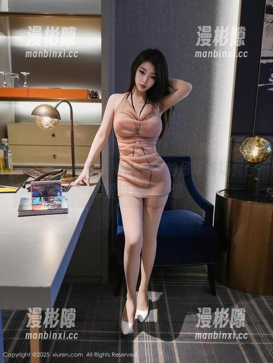 秀人网 - 绯月樱-Cherry的吊带秀场：合集里流淌的味道