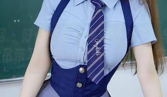 秀人网 – 好像不小心看到什么了！芈琳娜的吊带写真再次更新，让人心痒！