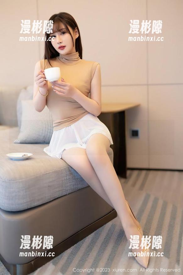 秀人网 - 萌琪琪Irene泳池：这波更新回复意想不到的玩味，作品集等你翻牌！