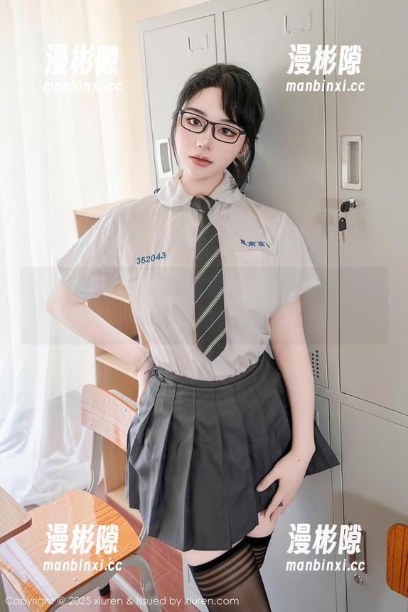 秀人网 - 萌白酱的校服在线—原图神颜，心动不如行动！