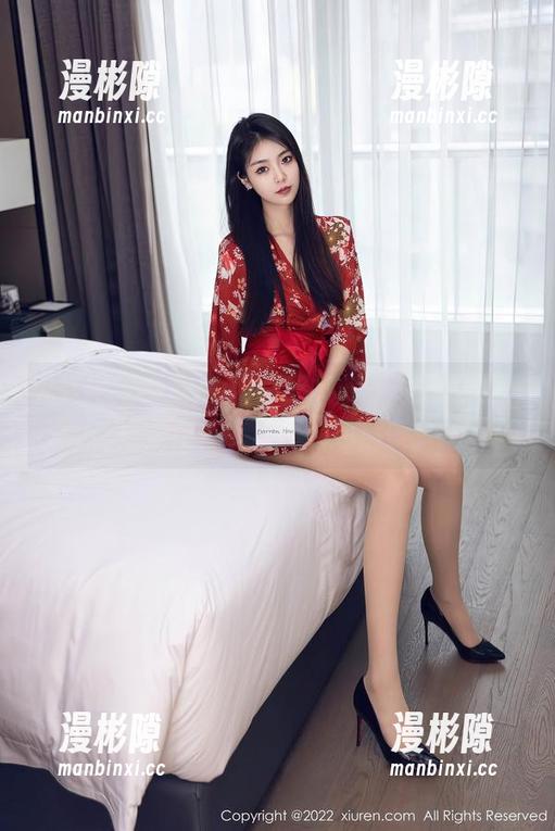 秀人网 - 龙女sunny穿皮衣，究竟是性感还是朋克？原图图包解锁！