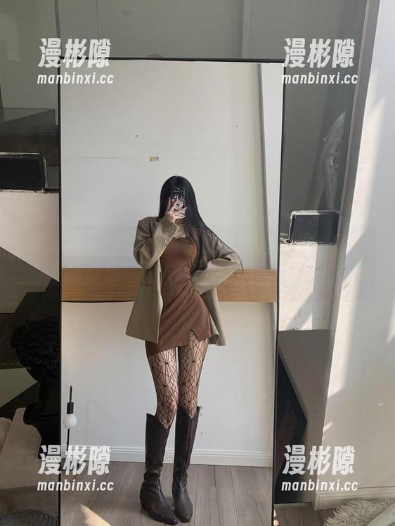 微密圈 - 揭露真相：粉色的猪陈佩奇的‘吃我臭脚’作品能否承载你的观感？
