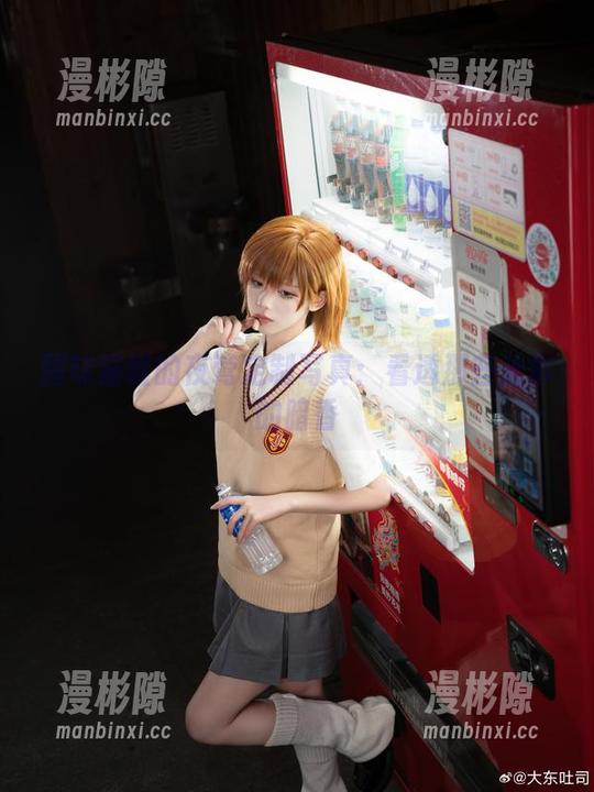 腥味猫罐的夜莺定制写真：看透那些光影的暗香