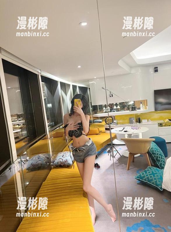 微密圈 - 这就是葛征的连体衣写真，真想知道她怎么找到的！
