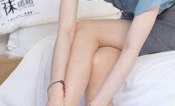 袜啵啵 – 涂指甲油的艺术：小安的高清图集，真让人意乱情迷