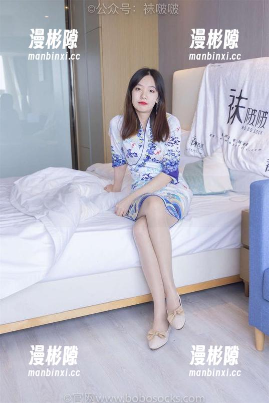袜啵啵 - 糯米黑丝定制写真，花絮版的小细节让人无从抵挡！