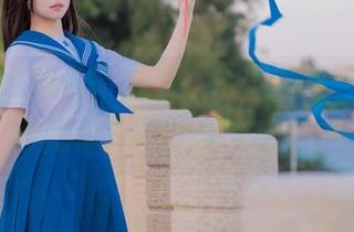 浴室里的黏黏团子兔：精选图库，怎么搞得我半个浴巾都浸水了？